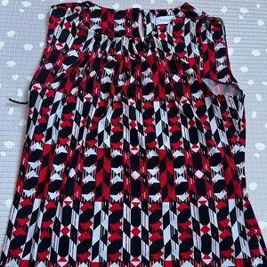 Calvin Klein women’s suiting - Pleated Front Crew Neck Sleeveless Top